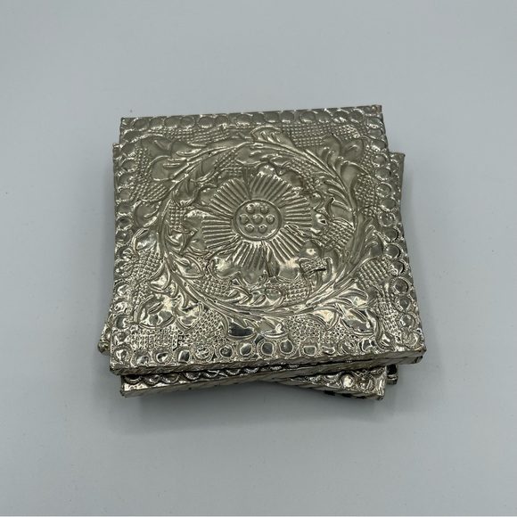NWT Torre & Tagus Set of Four Decorative Silver-Tone Coasters - Picture 4 of 6
